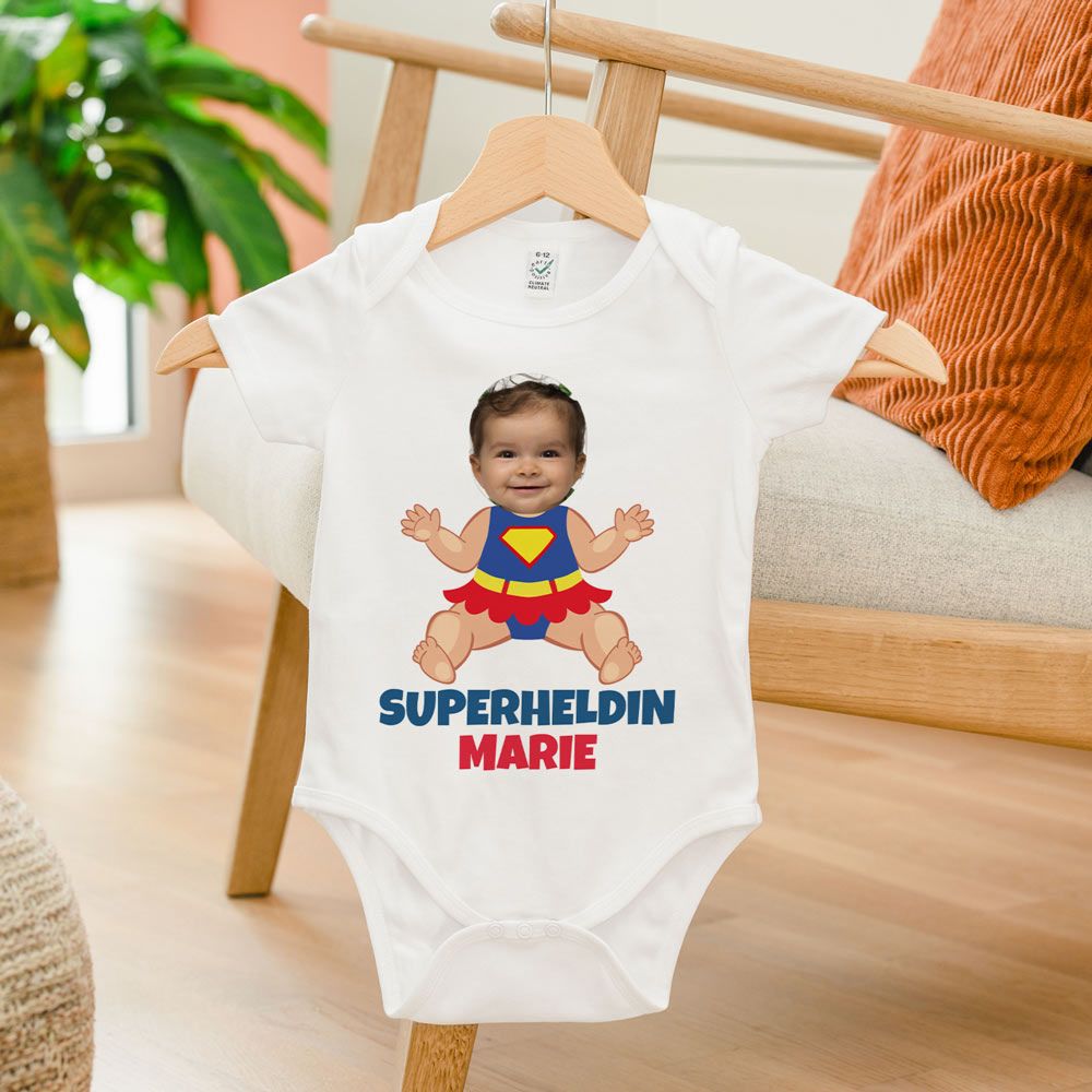 Personalisierbarer Baby Body mit Superheld/in