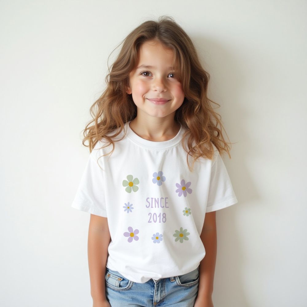 Personalisierbares Kinder T-Shirt mit Blumen und Text
